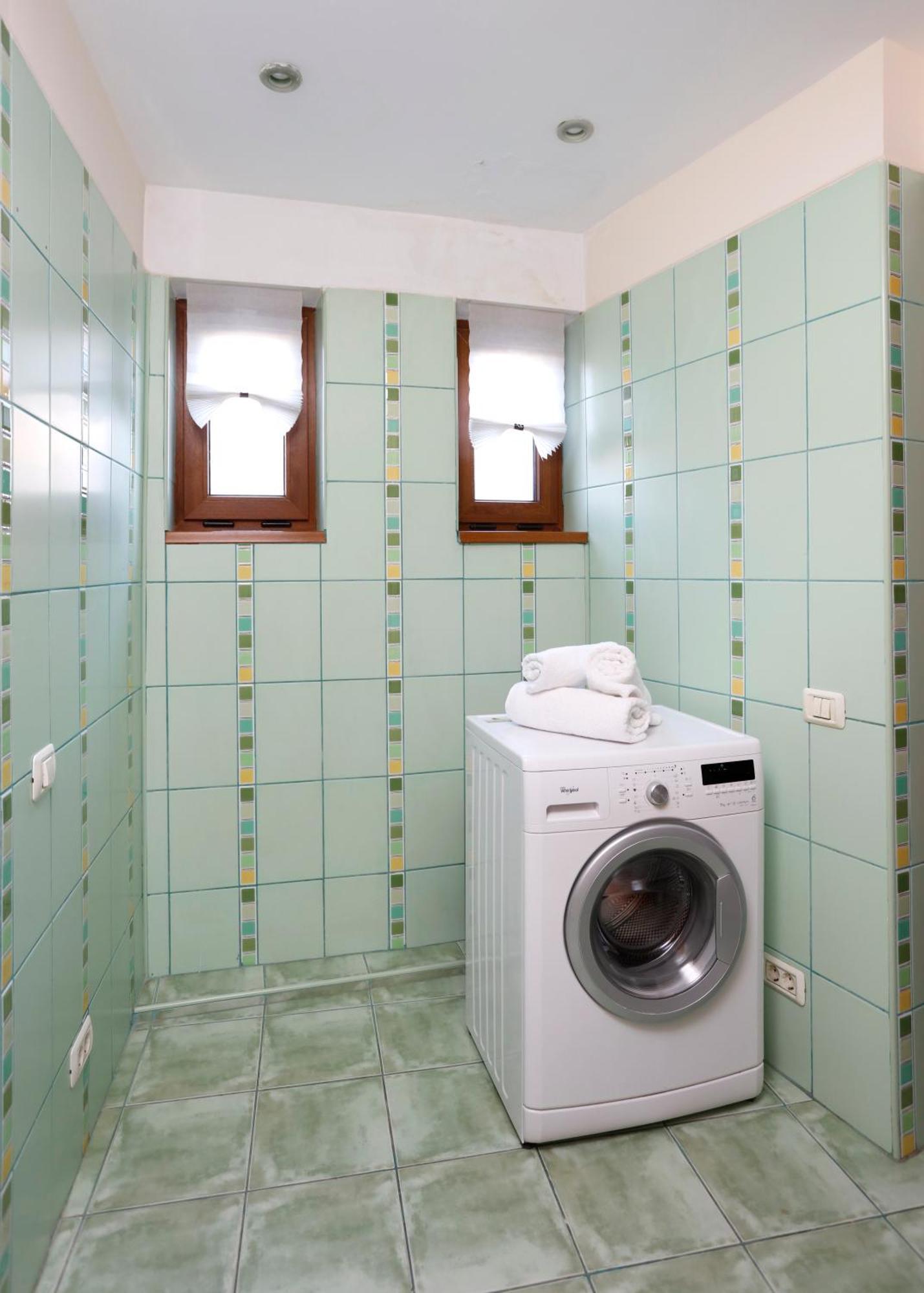 Peaceful Getaway - Generous 3-Bedroom Sanctuary - Close To Historic Old Town Bucureşti Exterior foto