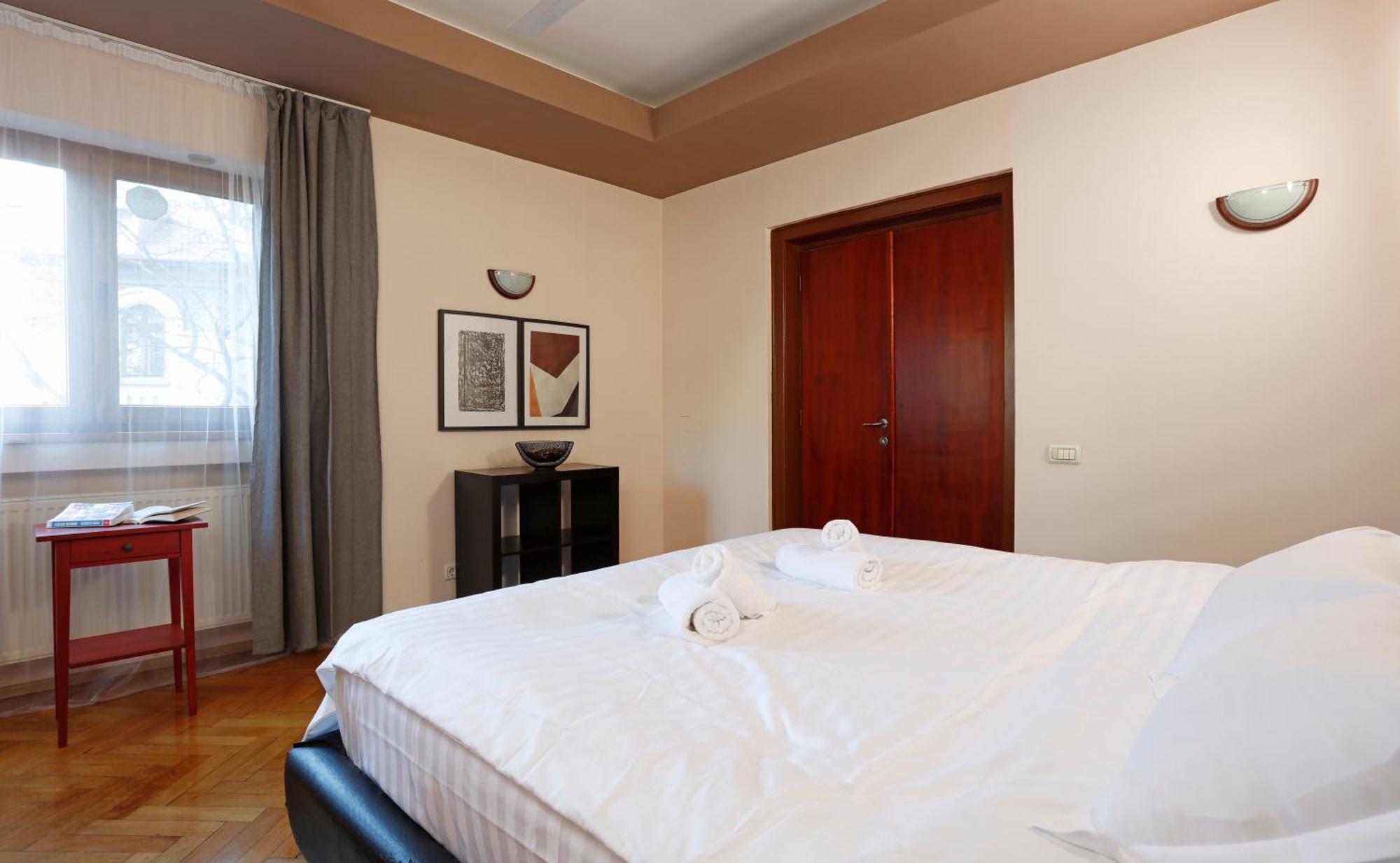 Peaceful Getaway - Generous 3-Bedroom Sanctuary - Close To Historic Old Town Bucureşti Exterior foto