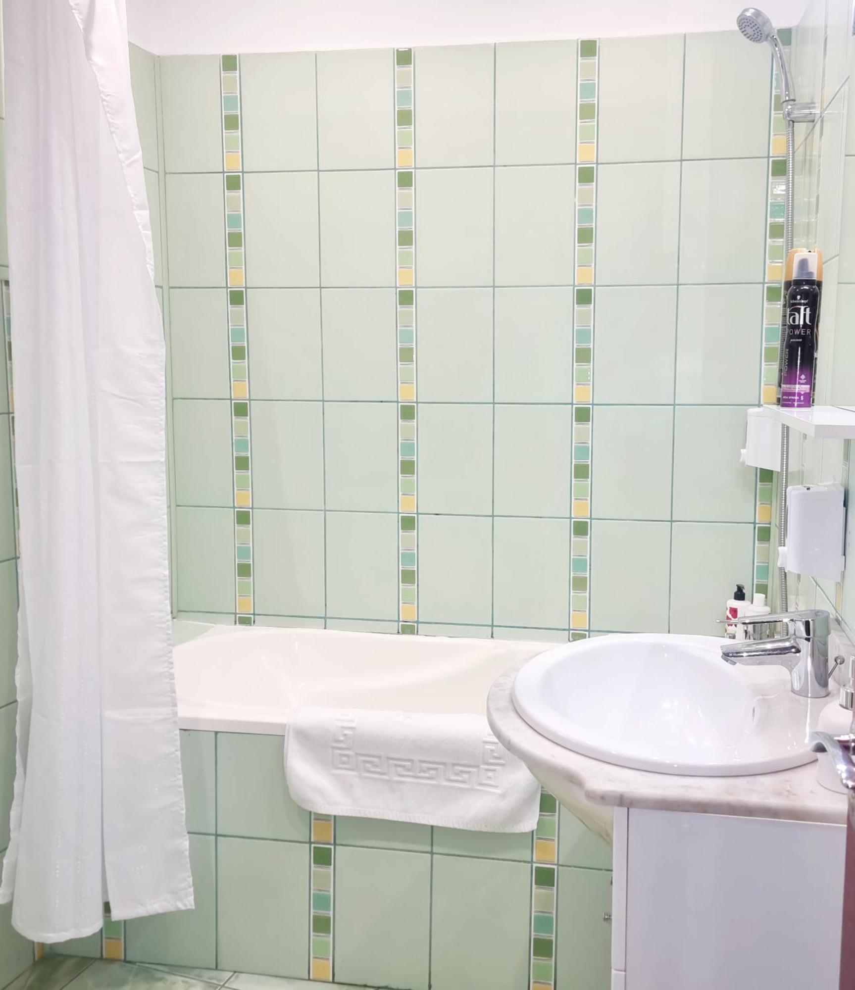 Peaceful Getaway - Generous 3-Bedroom Sanctuary - Close To Historic Old Town Bucureşti Exterior foto