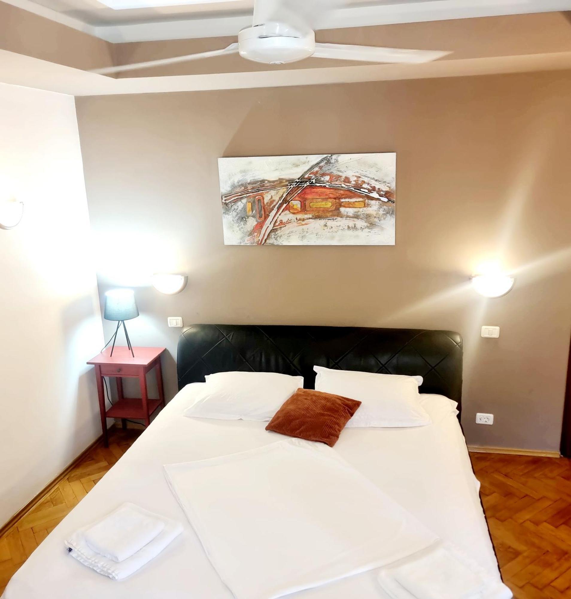 Peaceful Getaway - Generous 3-Bedroom Sanctuary - Close To Historic Old Town Bucureşti Exterior foto