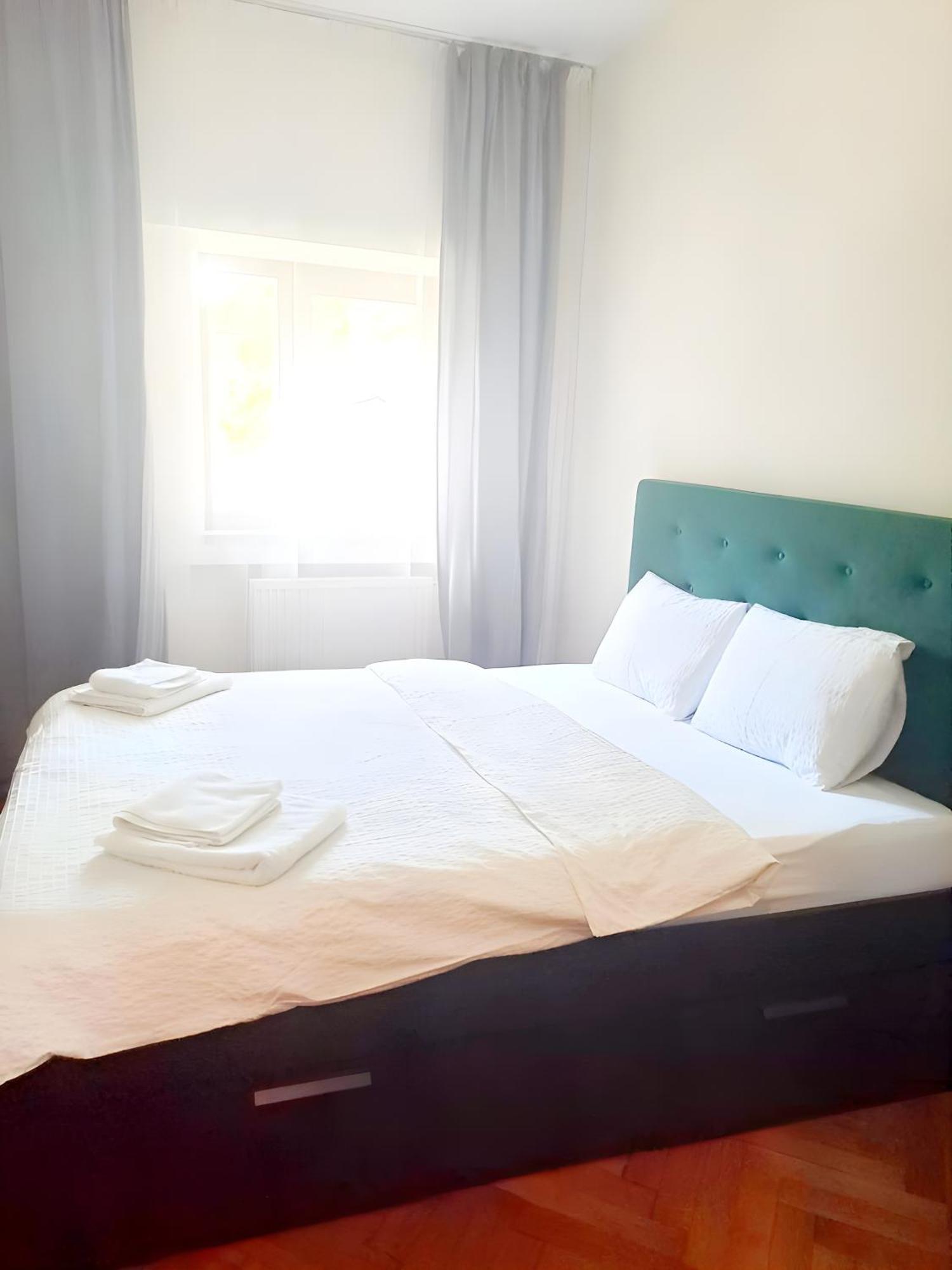 Peaceful Getaway - Generous 3-Bedroom Sanctuary - Close To Historic Old Town Bucureşti Exterior foto